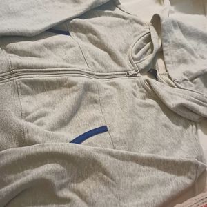 PacSun cropped hoodie zip up